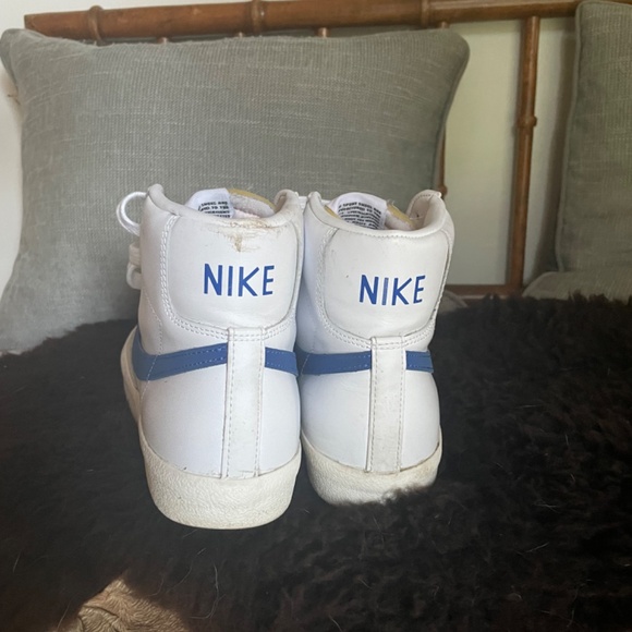 Nike Blazer Mid '77 Shoes (EUC) - Picture 3 of 7